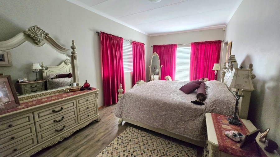 4 Bedroom Property for Sale in Kleinbaai Western Cape